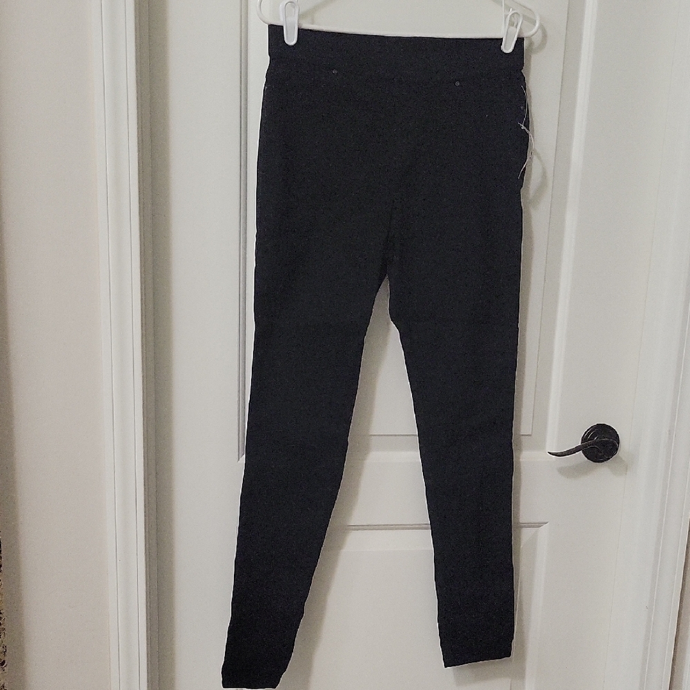 Classic Black Pull-On Leggings